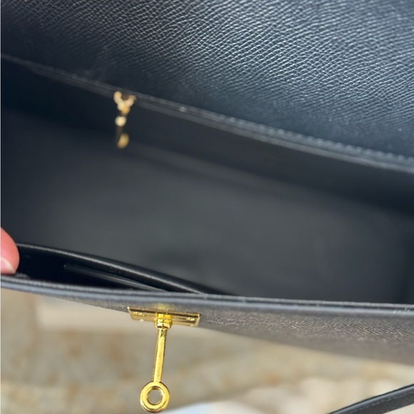 Elegant Black Leather Clutch - Picture 3 of 4